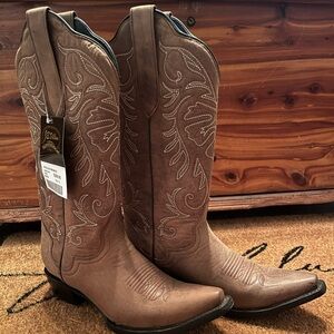 J.B. Dillon cowgirl boots size 8.5 B. Distressed brown.